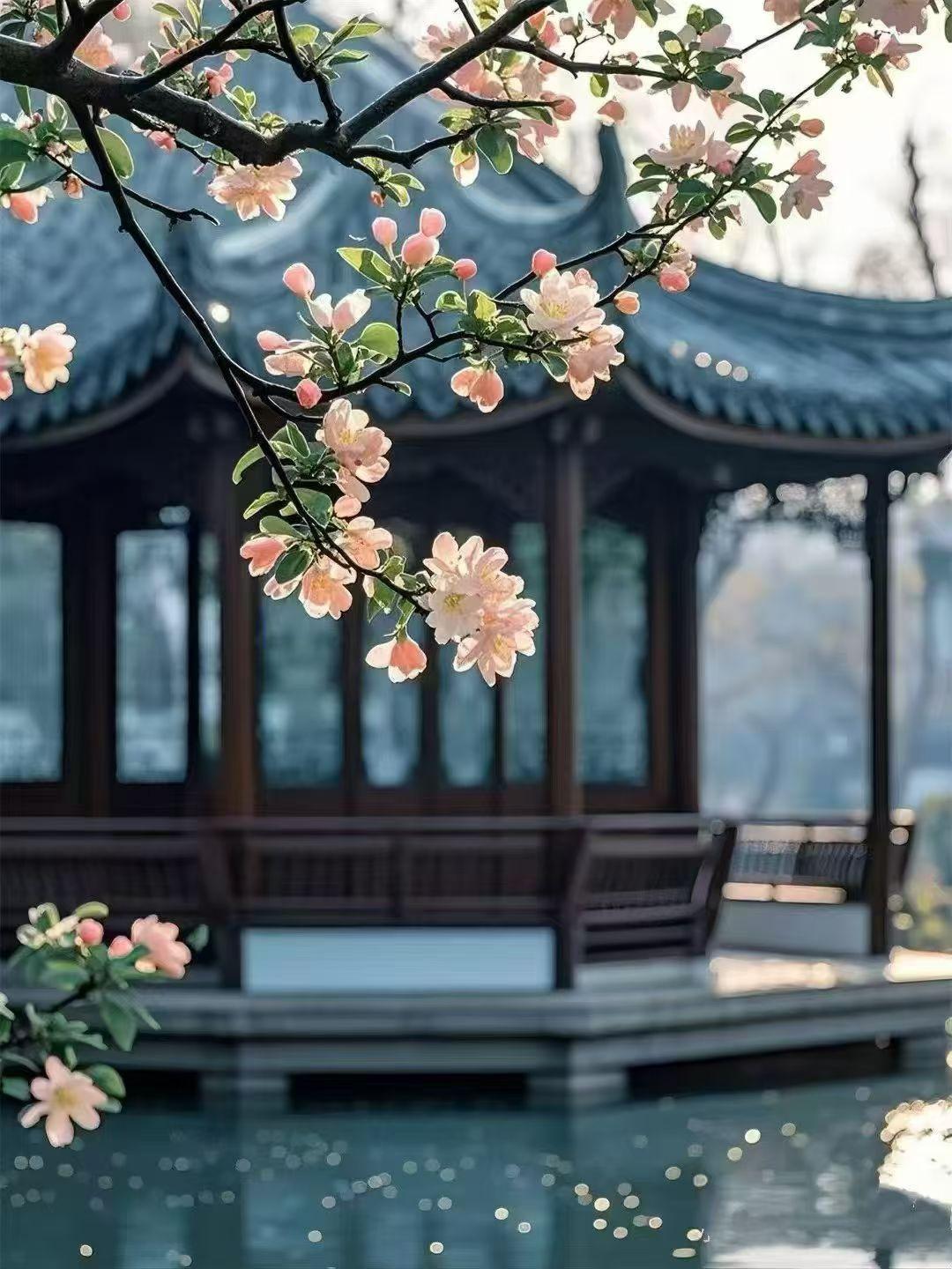 卜算子•咏梅
方方（山东）



数萼冲寒来，枯叶随风卷。冰树摇枝抱香魂，指向春