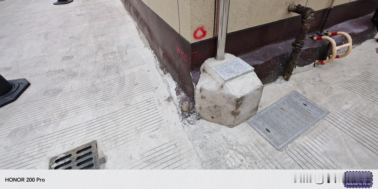 下午路过宁海县丁香巷这个地方，看看露道之人如何私自霸占公共道路，太过分了