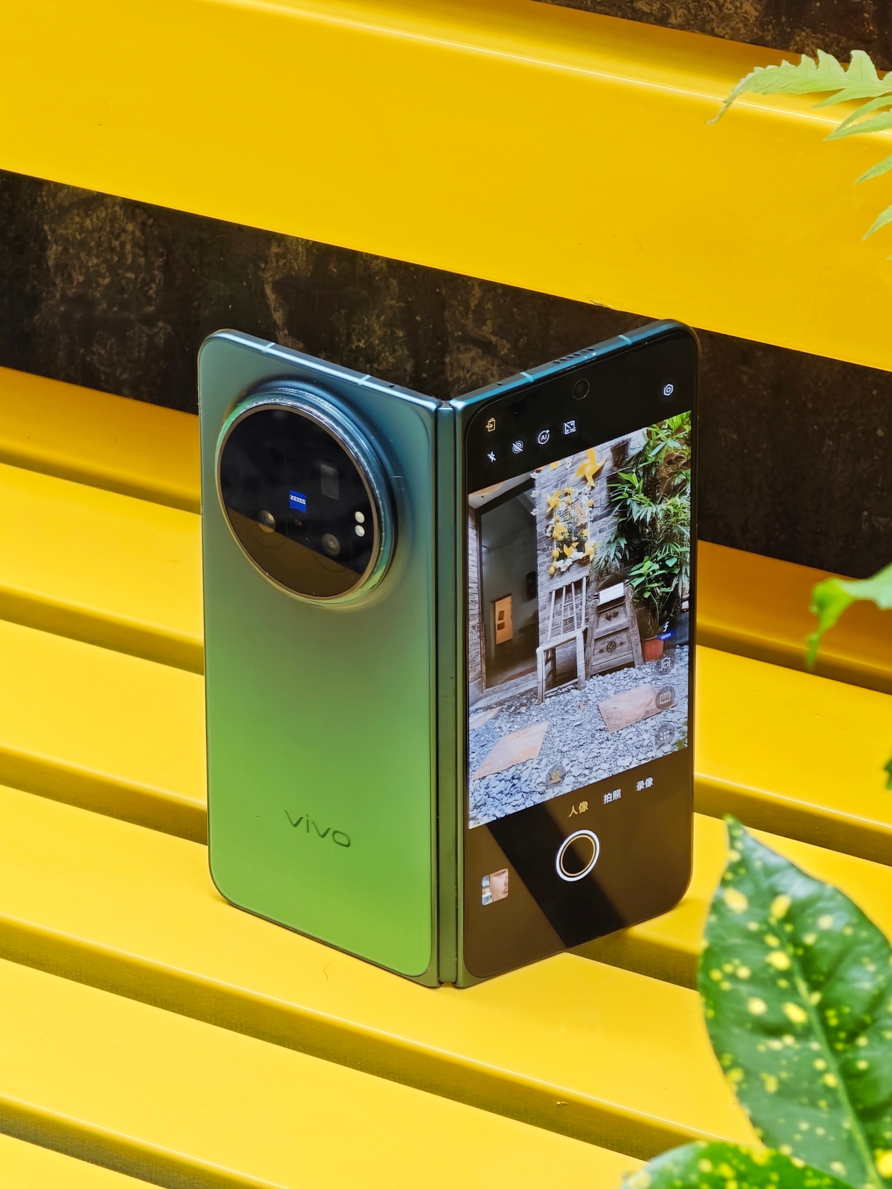 vivo X Fold 6居然在新版本推送中，增加了后置高清自拍模式，只需要内屏