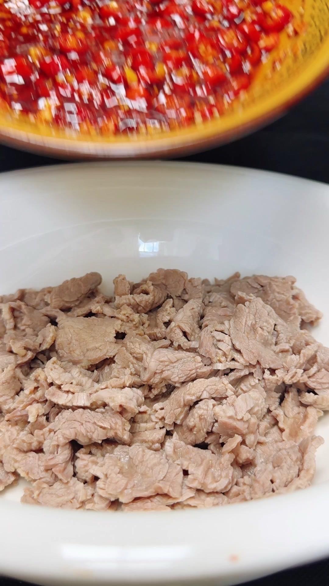 🍖夏天最适合的牛肉做法，鲜嫩不柴，香辣入味，非常过瘾！

🍖食材：
牛腱子、