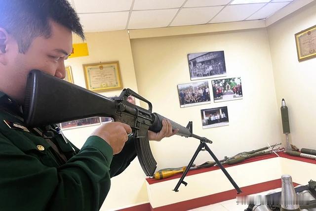 AR-15部枪被越南人修改为发射7.62*39毫米子弹的