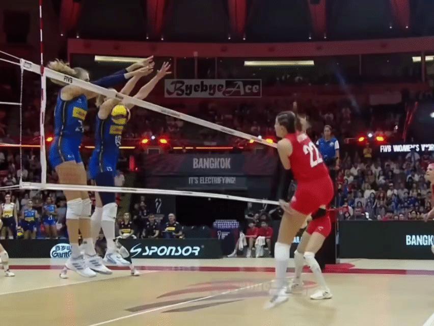 排球不落地 想把排球🏐打好首先要把足球⚽脚法练好 