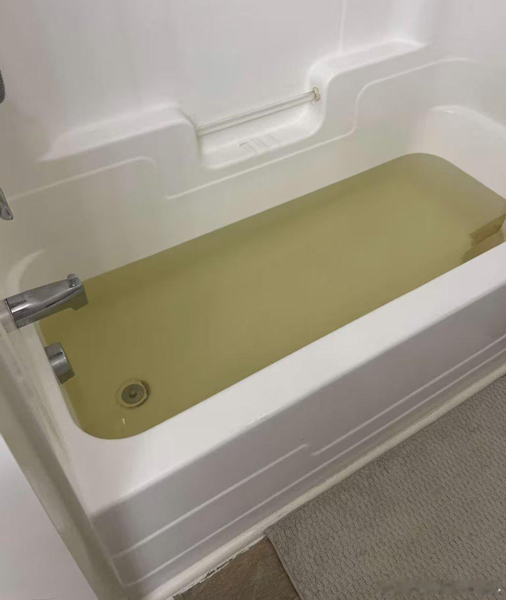 新泽西军事住房褐色水问题：居民困扰与法律应对据报道，新泽西联合基地麦圭尔-迪克斯