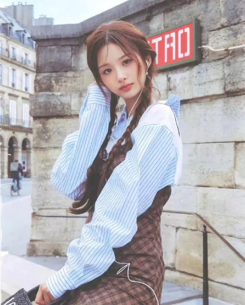 为什么说雪允不适合做nmixx的主捧
只能说内向的人是不适合当主捧的。
当时《0