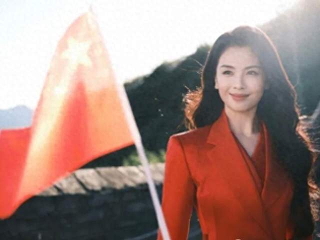 刘涛陈妍希张智霖同唱《我的祖国》，这才是国庆晚会最动人的画面