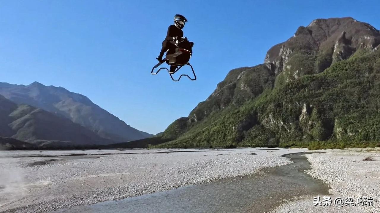 波兰工程师托马斯·帕坦做出的 Volonaut Airbike，最高时速据说可达