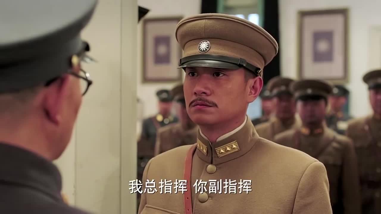 1936年12月，西安。一个粗壮的军汉拍着桌子吼了一嗓子："杀了他！留着是个祸害