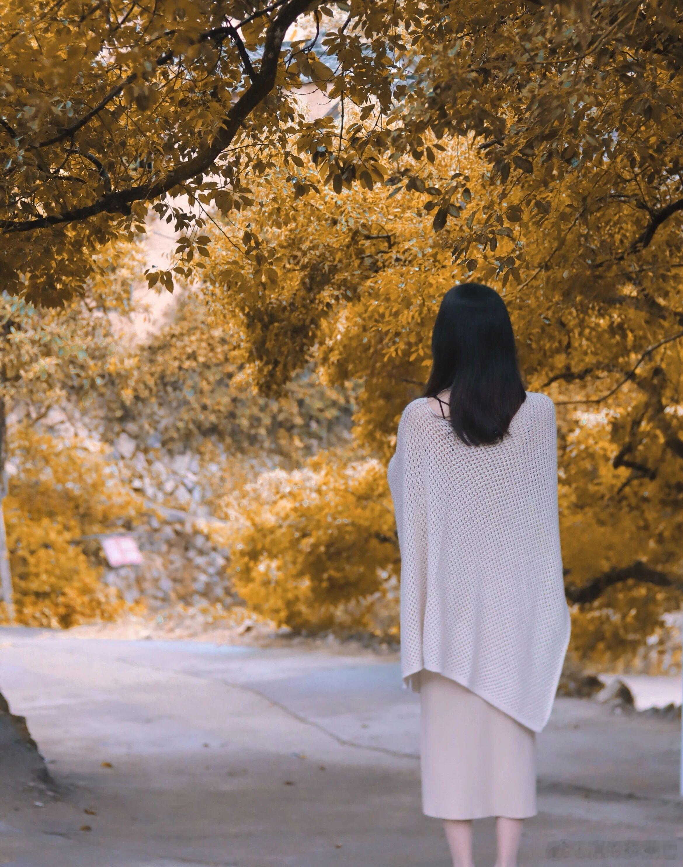 气质穿搭清纯甜美小姐姐你会喜欢主动的女生吗