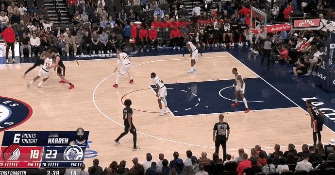 涨球了！杨瀚森这波挡拆抢板很不错！
在今天NBA常规赛开拓者对阵快船的第一节比赛
