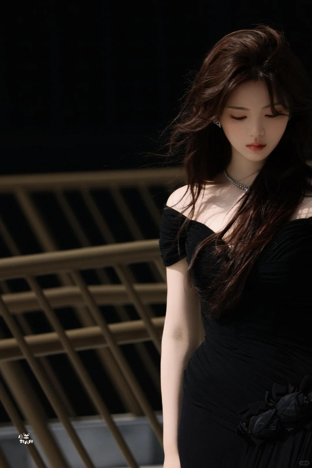 杨超越来了杭州也只能当实习主播 超越妹妹就算当主播也是颜值天花板！这美貌放直播间