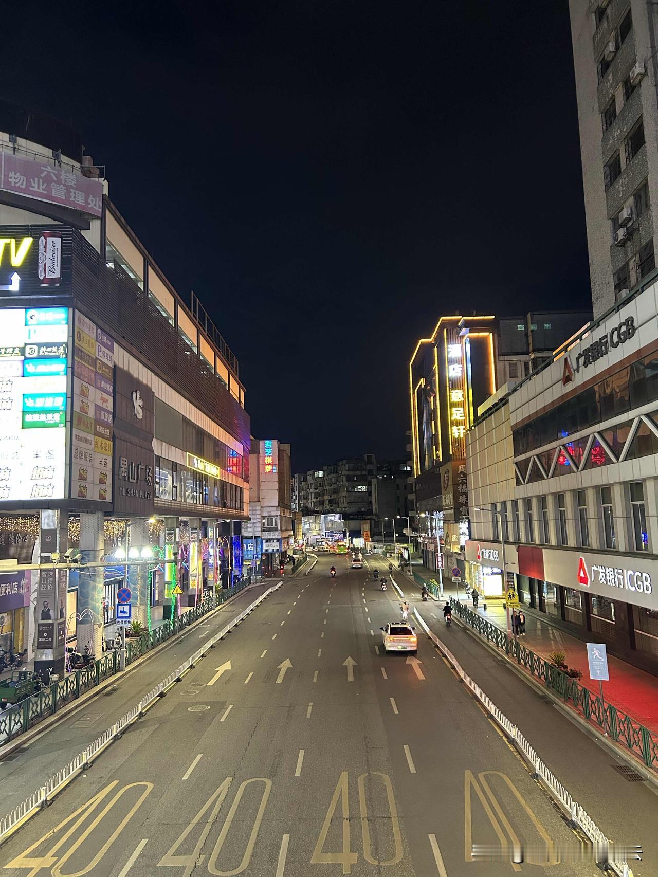 很多时候，我们容易高估了人的一个适应能力和吃苦耐劳的精神！


就比如说中介招工