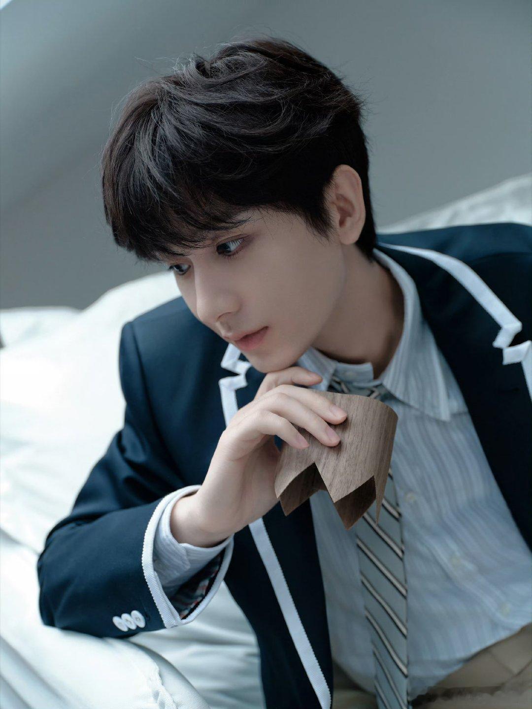 成毅天地剑心cy成毅王权富贵成毅，你是微风，是晚霞，是心跳，是无可替代。 成毅｜