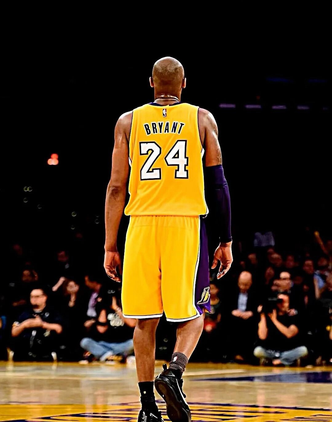 别羡慕别人耀眼的光芒，每个人都有自己的花期，默默扎根努力生长，终会在属于自己的时