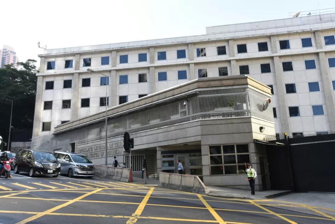继昨日美国要求关闭休斯敦总领馆后，今日外交部回应，中方将采取必要措施维护自身权益