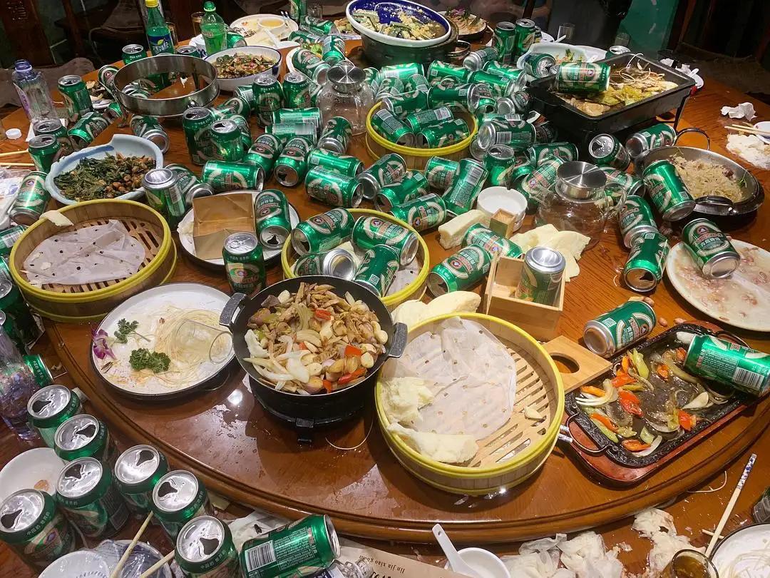 不知道你们有没有发现一个非常奇怪的事情，中国的白酒好像并不是为了好喝才喝的，就纯