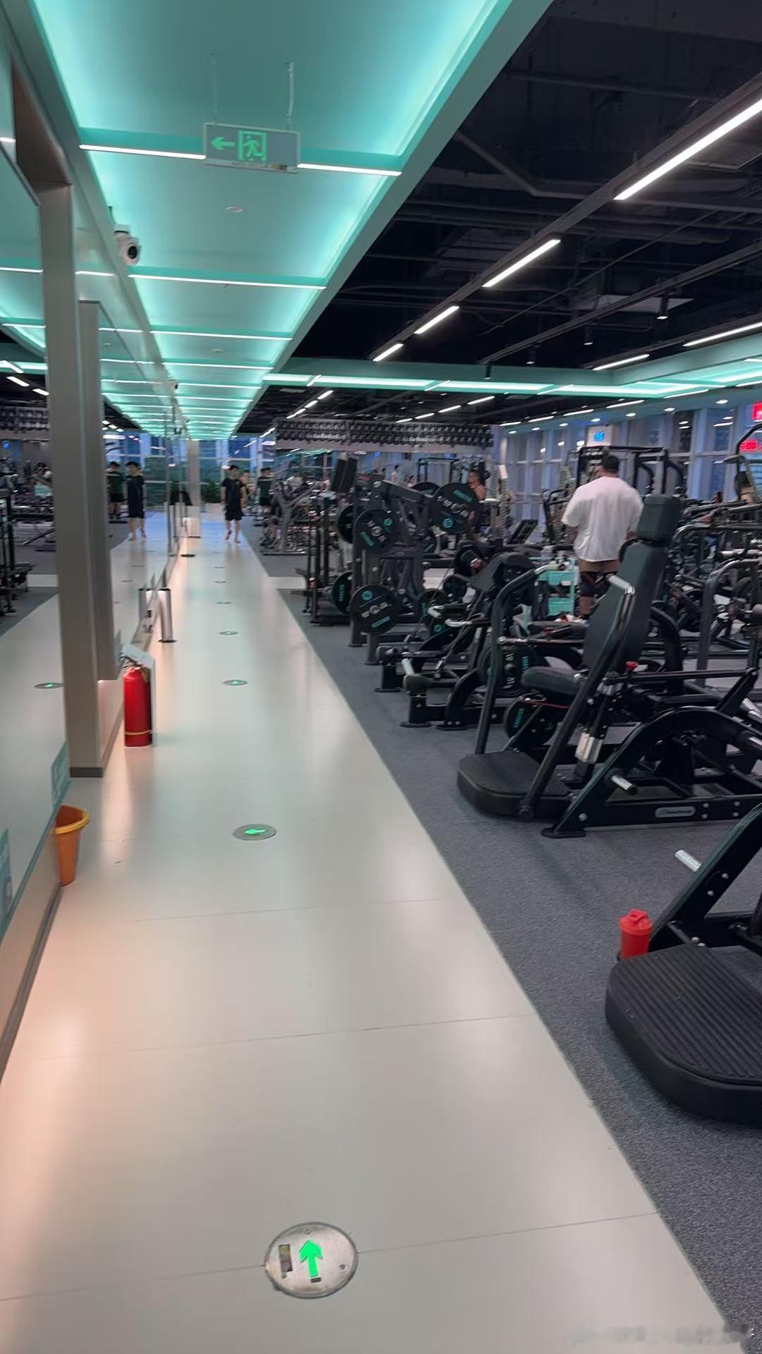 来努力了家人们 幸好有男人带我😅 北京·24·7FITNESS(建外环宇荟店)