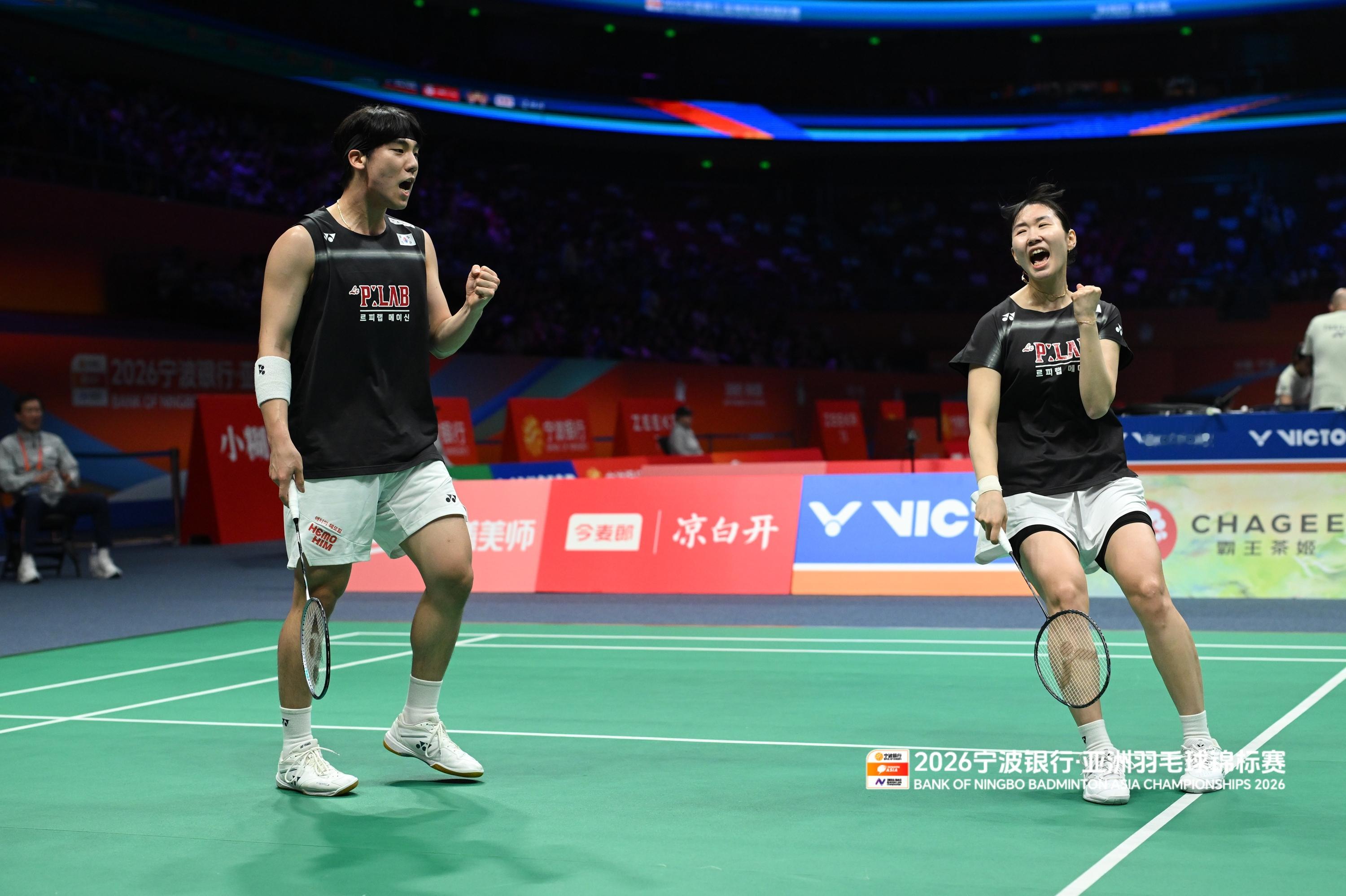 金在贤/张荷贞🇰🇷 23-21、20-22、21-10 🇮🇩希达亚图拉/