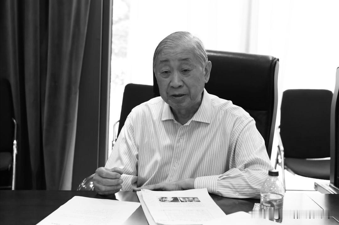我国著名儿科学专家、小儿先天性心脏病介入治疗的开创者与开拓者之一周爱卿教授逝世。