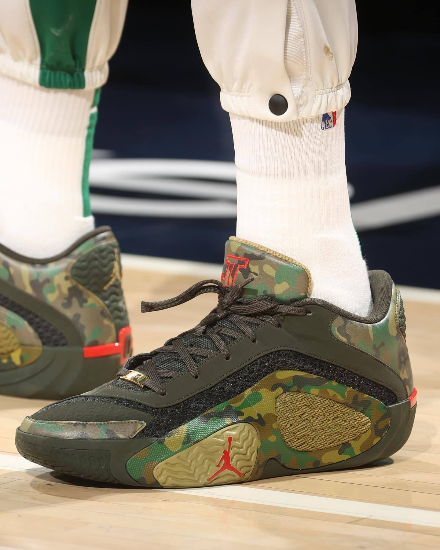 #SNEAKERS ON COURT# Camo conceals the Ta