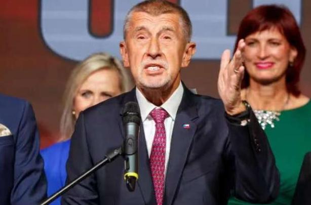 捷克大选一出结果全欧洲都傻了眼，之前还哐哐给乌克兰送炮弹的“援乌老大哥”，一夜之