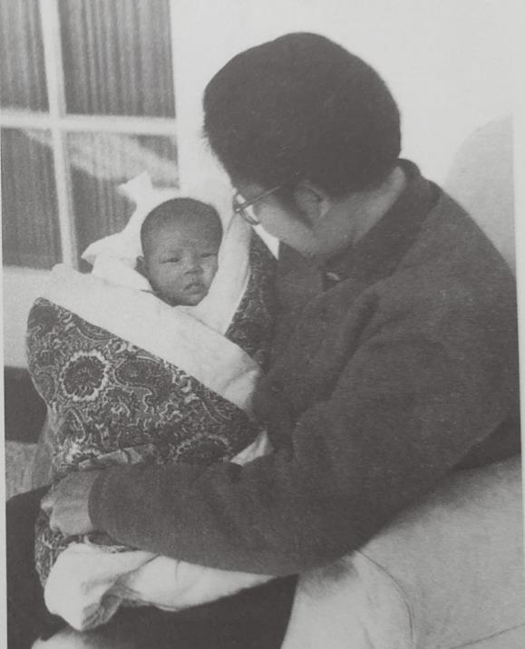 1972年初，李敏产前找到毛主席说：“继宁都10岁了，也该再要一个了，就是担心养