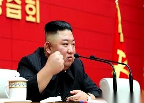 金正恩这次出手的信号非常硬：战犯国家正在重燃狂热。
就在这个月，日本陆上自卫队悄