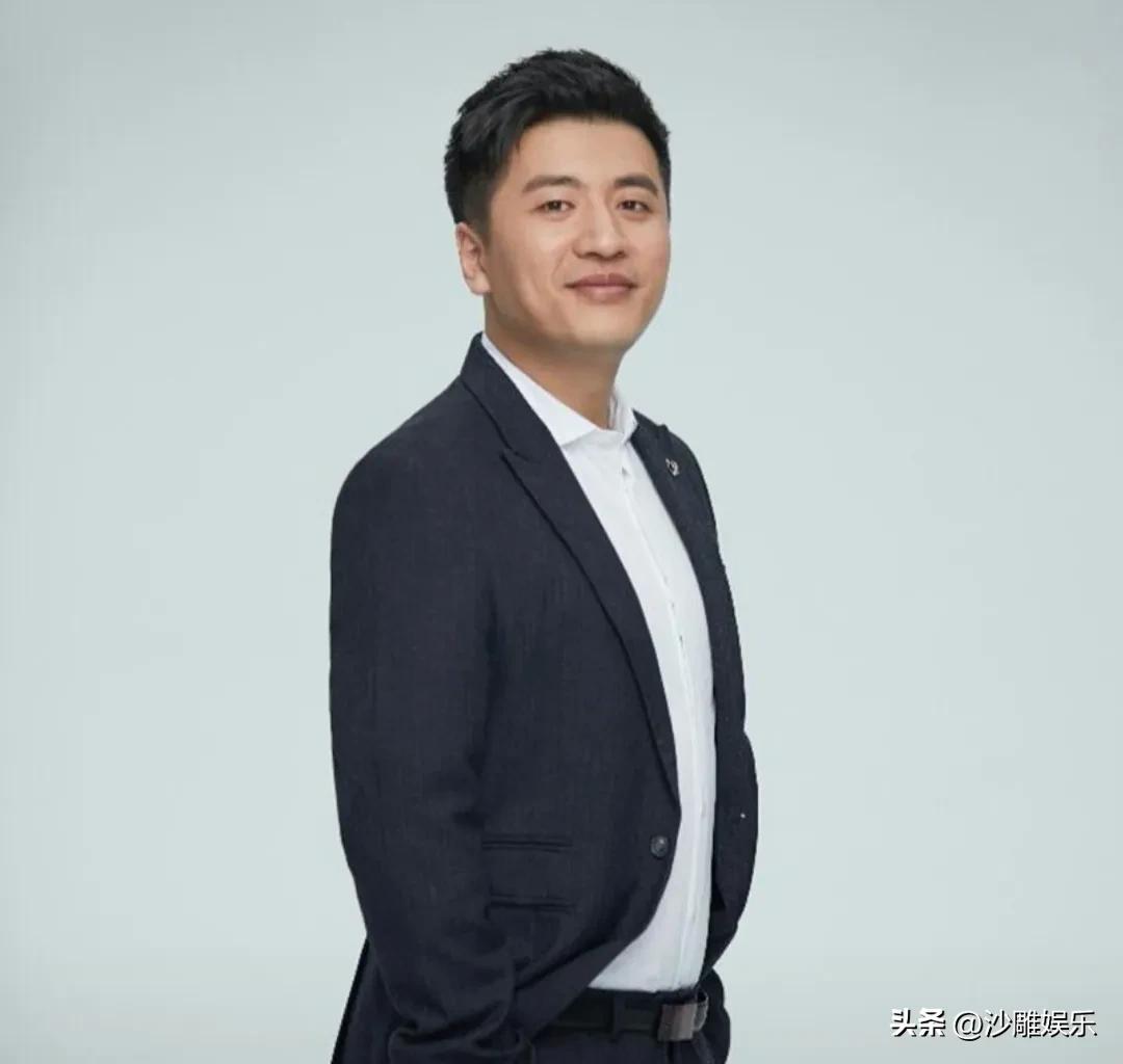 向华强，谈张雪峰！

3月27日，向华强的一段话在网上炸开了锅。

他谈到张雪峰