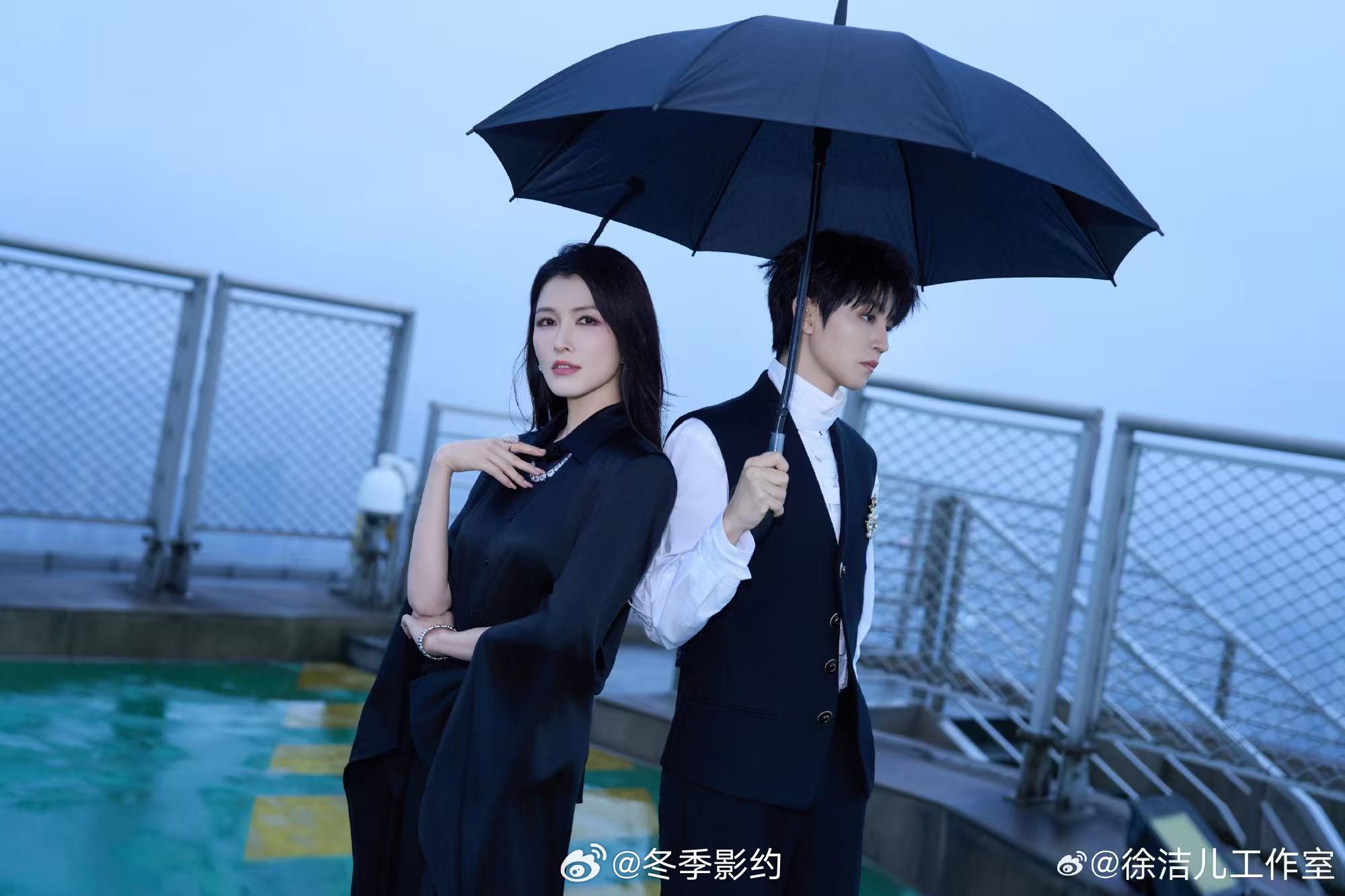 徐洁儿王俊凯天台大片什么造型都能完美驾驭，又美又飒气场全开，和王俊凯同框氛围感直