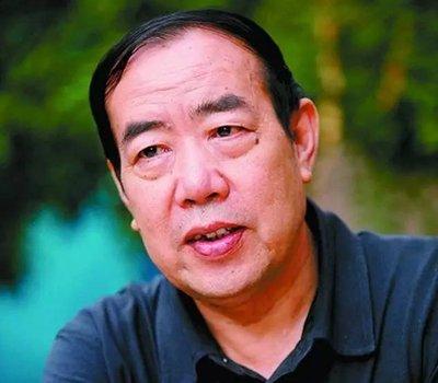 "流氓作家"贾平凹再次语出惊人："人只要躺在床上，不能自己上厕所了，不管你多有钱