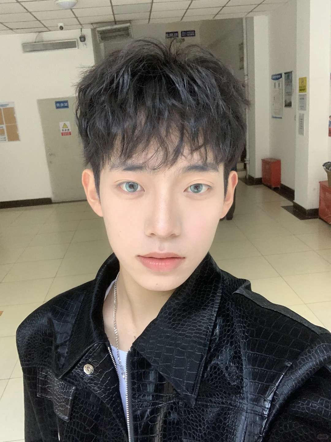听劝，给男大学生点化妆造型建议
