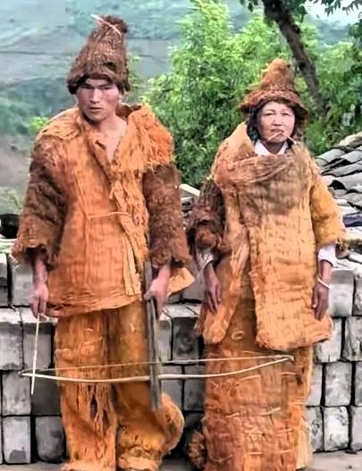 新中国成立后，解放军在哀牢山深山里发现4万几乎全裸的男男女女，他们竟是长期隐居的