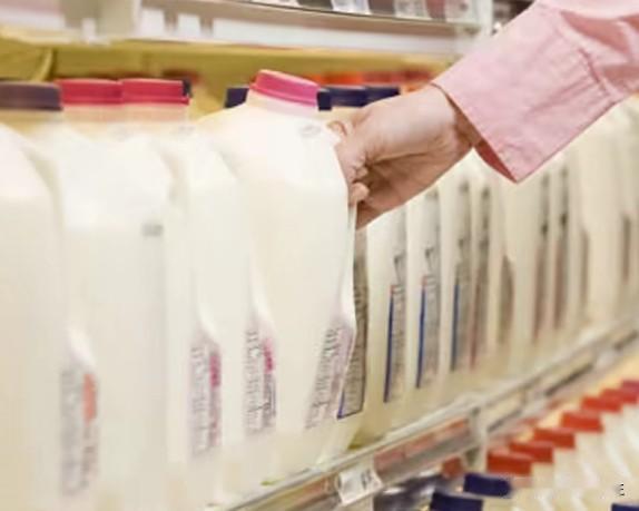 商务部宣布对原产欧盟的相关乳制品征收反补贴税，这一举措表面是反制贸易不公，实则暗