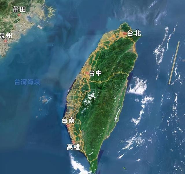 现在的台湾，对统一已经没有太大感觉了。1996年台海危机，因为李登辉访美，确实吓