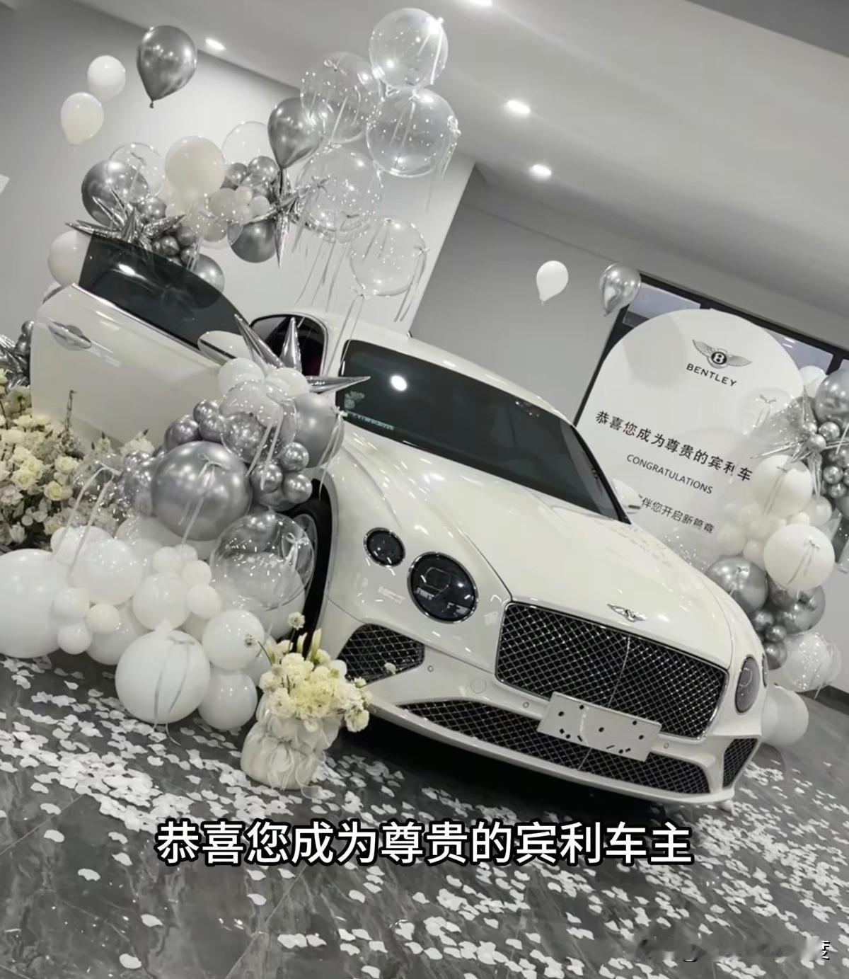 网红豪掷名车豪宅，26.9亿赔偿能轻松拿下？

鹿哈这位长沙的网红，最近又成了热