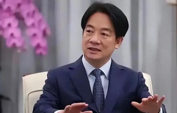 赖清德曾经做梦都没想到，最先“登陆”台湾的不是飞机大炮军舰，也不是人民子弟兵，而