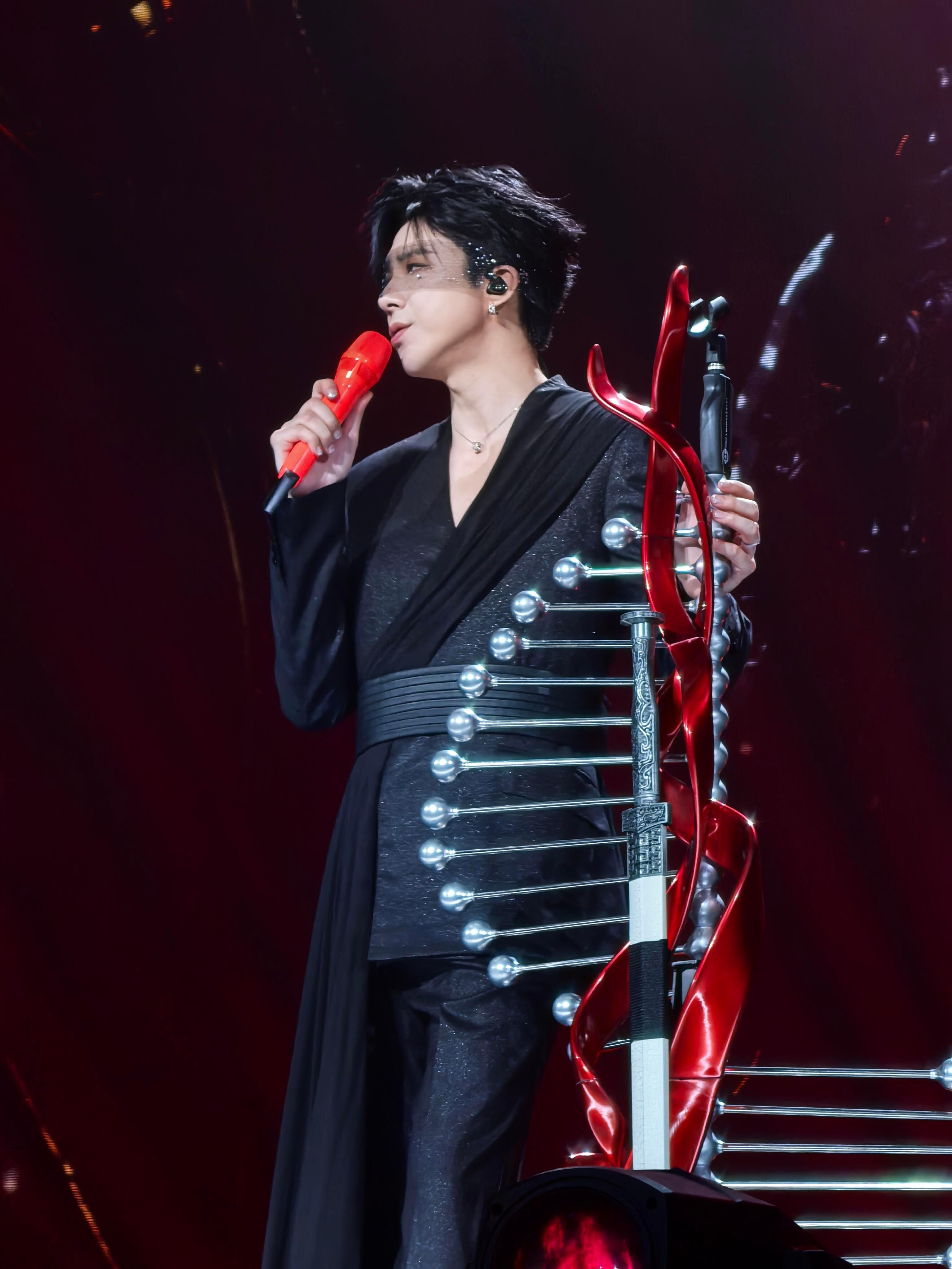 刘宇宁在演唱会现场遭遇职业生涯滑铁卢，一位普通观众用一句话改写了互动剧本刘宇宁怼