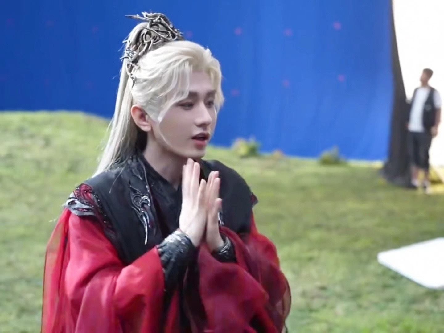 成毅粉丝就应该多发一些这种图，看起来好活泼好可爱，和那种冷冰冰的数据安利真的不一