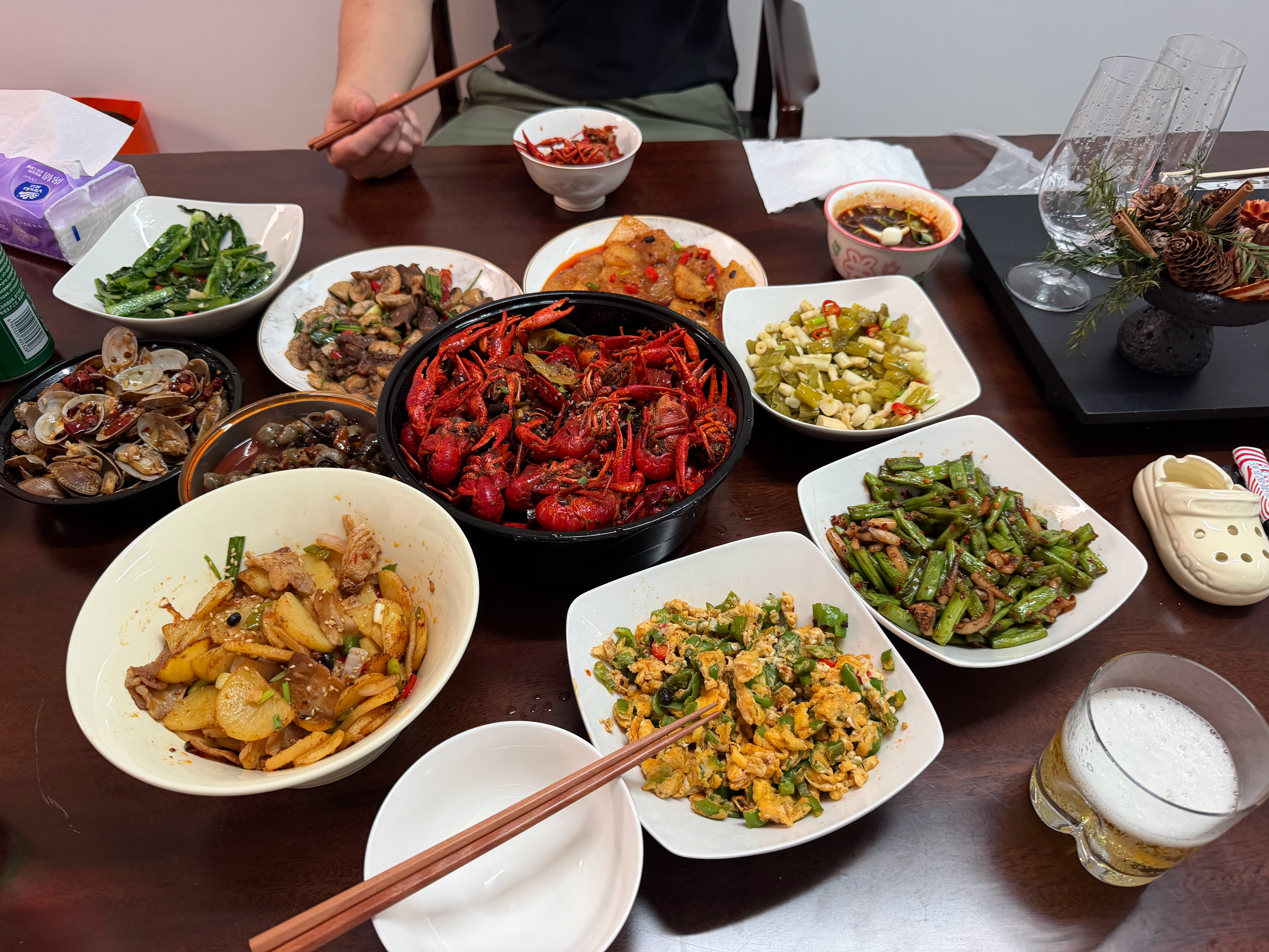 幸福就是，老公挣钱老婆花，日子才能顶呱呱给对象做了一顿饭，然后今天我就开始刷刷刷