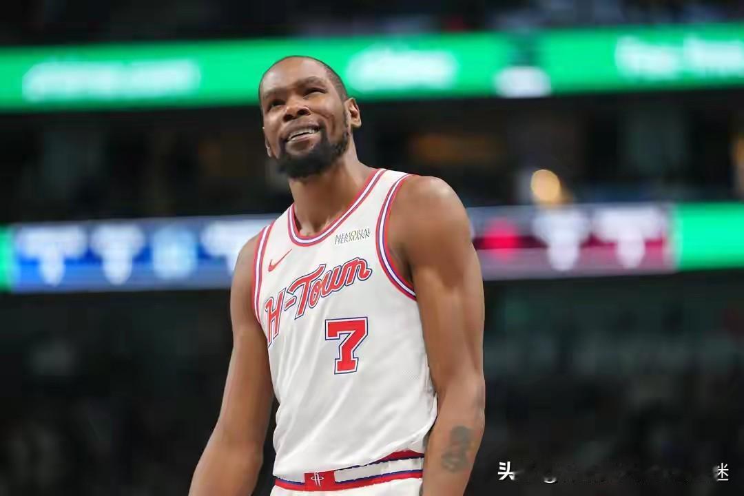 火箭现在最大的问题就是认为杜兰特可以带他们更进一步，而送走拉核心骨干。如果在上赛