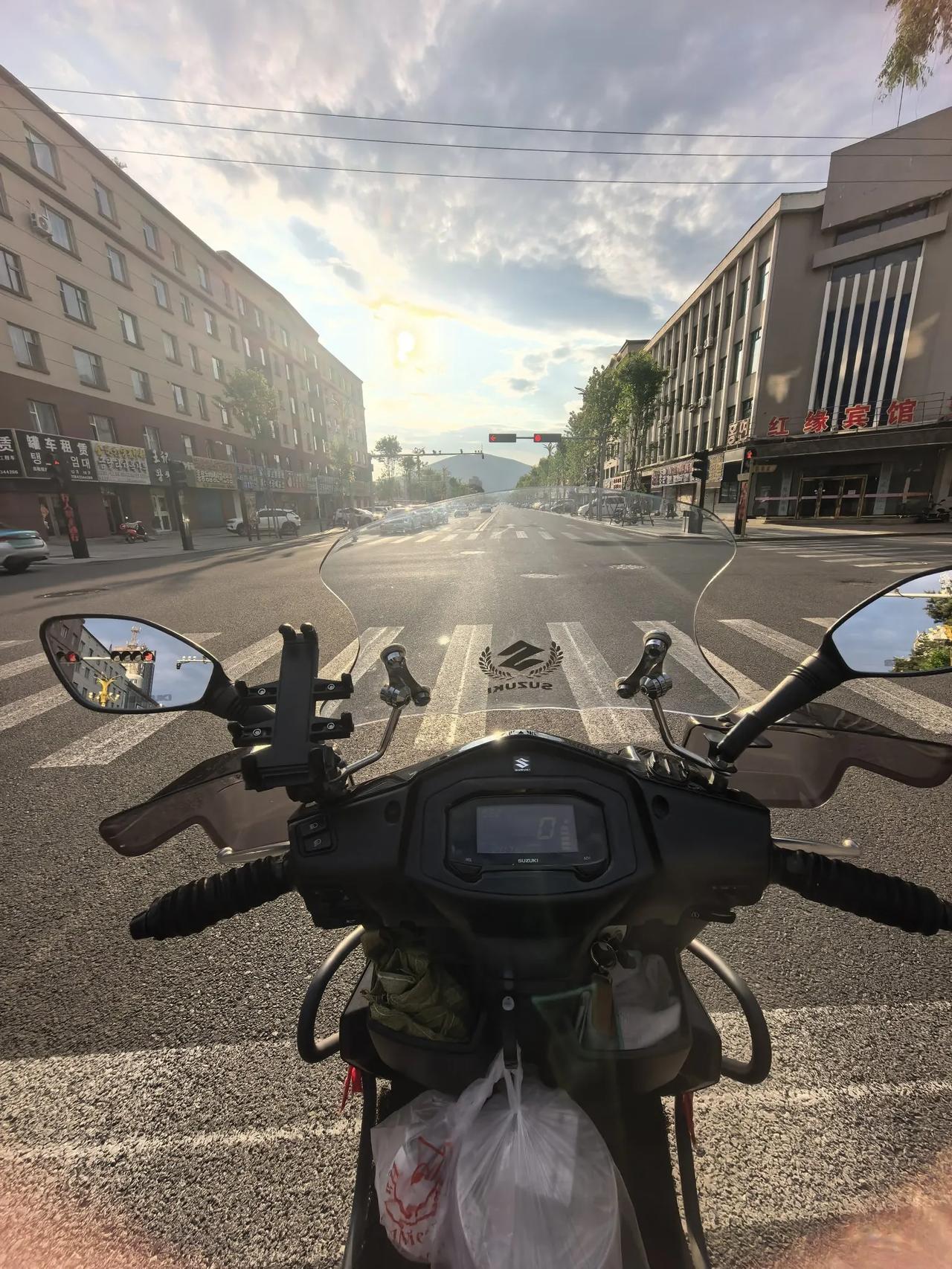 做同城跑腿创业月收入能达到多少?2014年开始干跑腿一直干到现在房子车子媳妇孩子