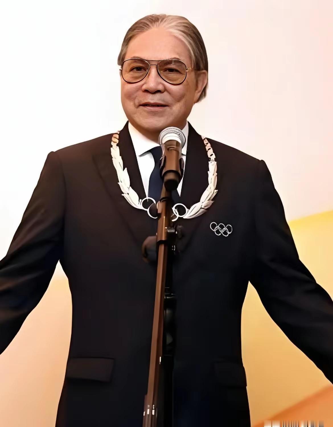 霍家78岁生日宴上，输了要洗碗：顶级豪门早不玩炫富那套了
 
霍震霆78岁生日那