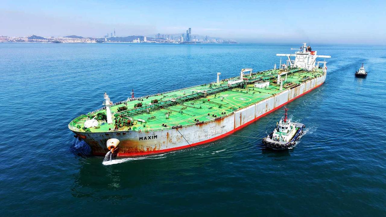 央视新闻报道称，当地时间4月23日，伊朗议会副议长称，首笔霍尔木兹海峡通行费收入