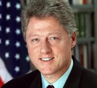 克林顿当年是真敢下手。1993年参议院51比50险过，戈尔那一票才把法案救回来，