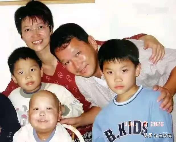 廖启智“智叔”的遗孀去世，好奇查了一下他的家庭情况。
智叔是5年前去世的，死因是