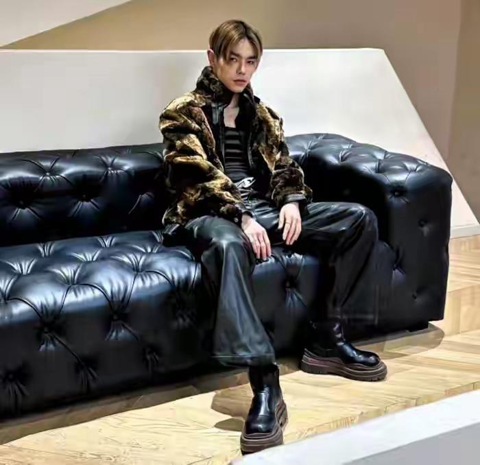 青年舞者解晓东离世，距31岁生日仅十余天
 
30岁青年舞者解晓东于9月29日凌