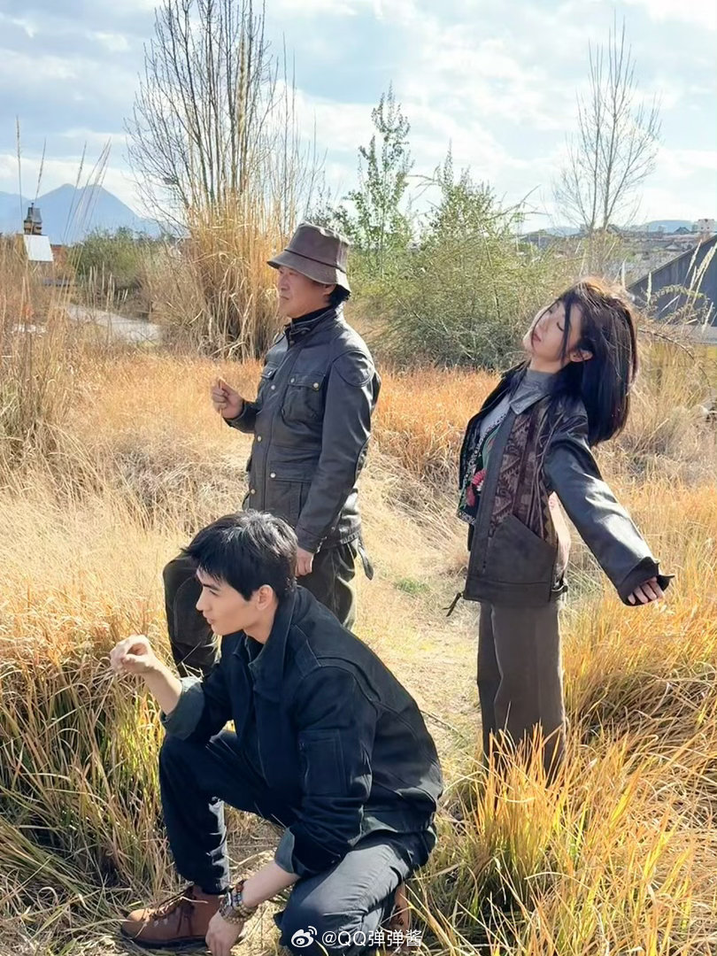 我乐个神落村官宣宁浩首次监制优酷精品剧集宁浩+黄俊捷+邢菲，这阵容我笑点已经准备