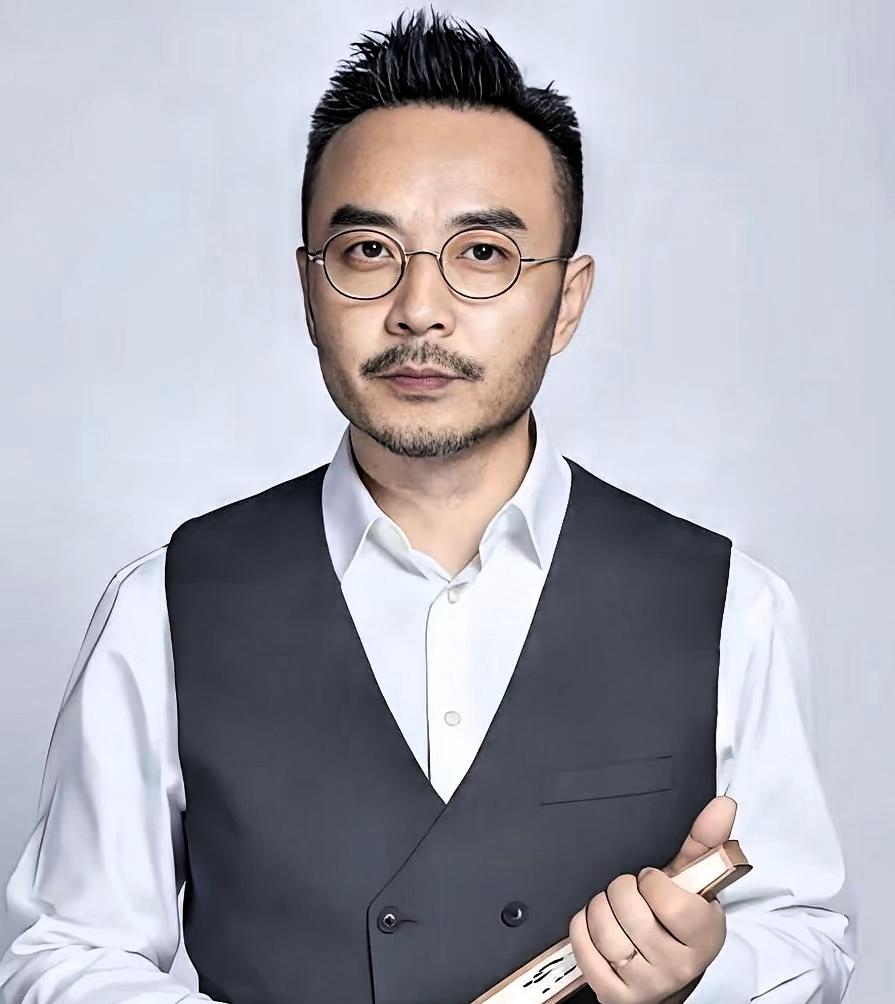 汪涵这回的跟头，算是栽到泥里了。

作为项目的出品人，本身就是拿钱砸盘子的掌舵者