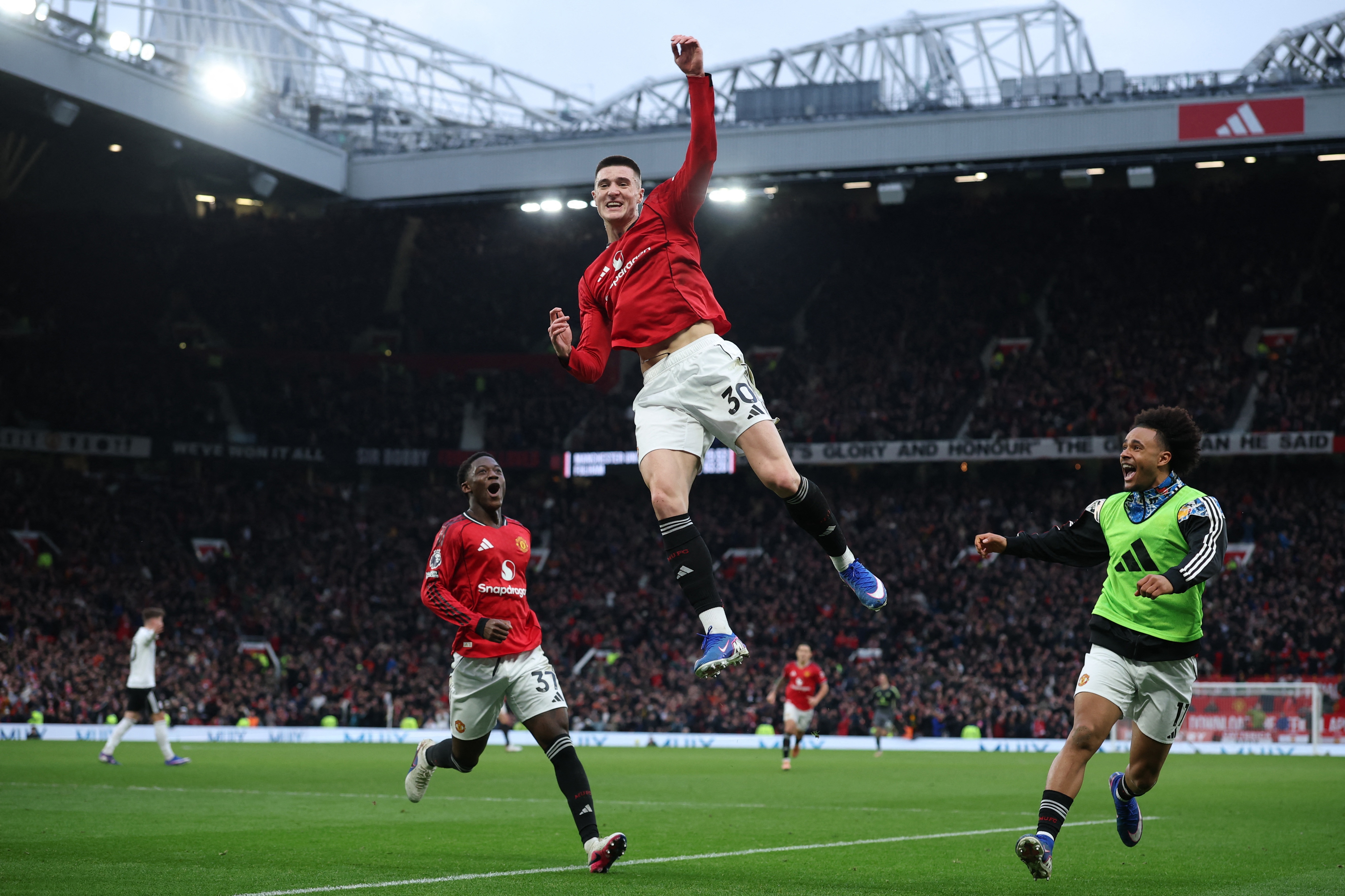 #舍什科只进关键球#英超第27轮，曼联客场1比0击败埃弗顿。赛后，进球功臣舍什科