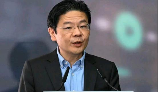 非常的诡异！泰国和柬埔寨的军事冲突完全没有停下来的迹象，但是让人没有想到的是，此