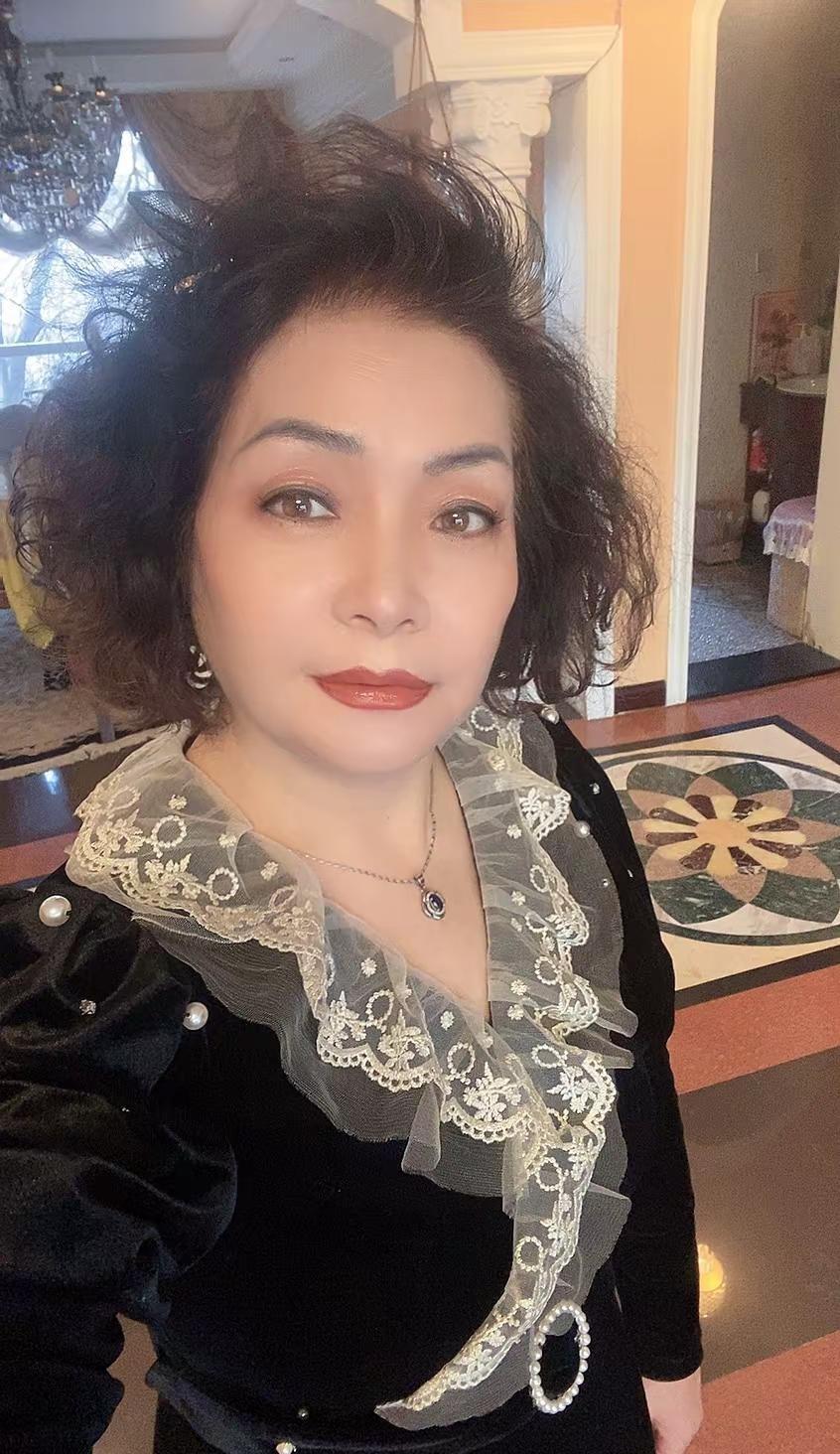 日子不求刺激，但求踏实，灵魂不求闪耀，但求安稳🍭🍭🍭🌺